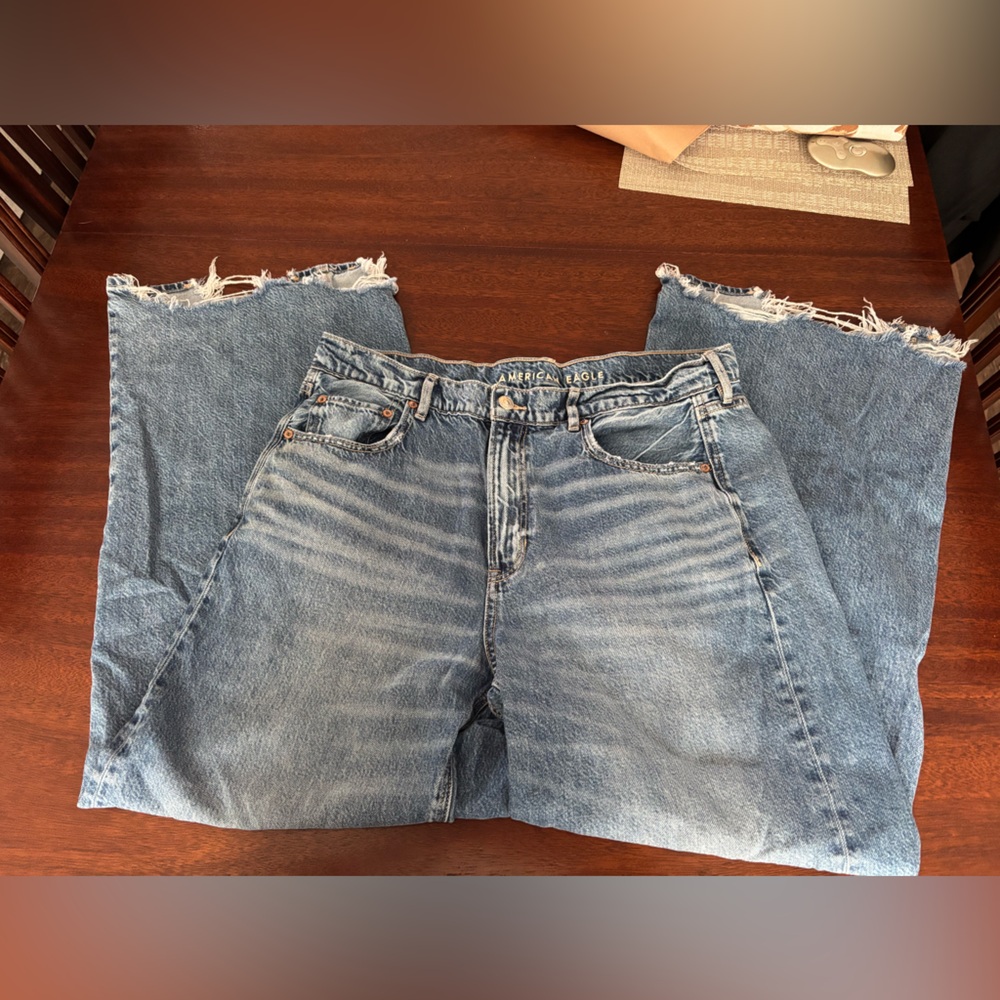 American Eagle Super High-Rise Baggy Jeans